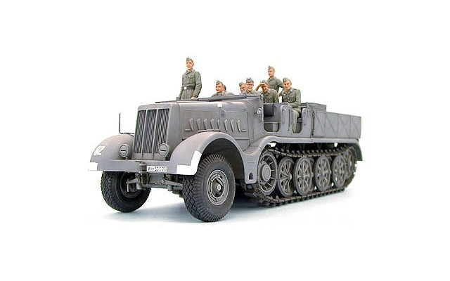 Tamiya 1/35 German 18 Ton Half-Track FAMO